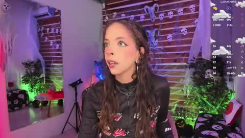 Snapshot of sapphire_venus chatting on 10.26.25 Valerin online show from 10.26.25