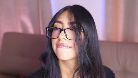 Sara  online show from 01.28.25