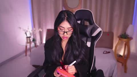 Sara  online show from 02.14.25