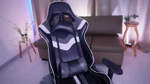 Sara  online show from 02.25.25