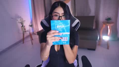 Sara  online show from 03.04.25