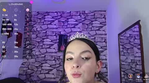 Snapshot of sara_alvarez_ chatting on 01.31.25 Sara online show from 01.31.25