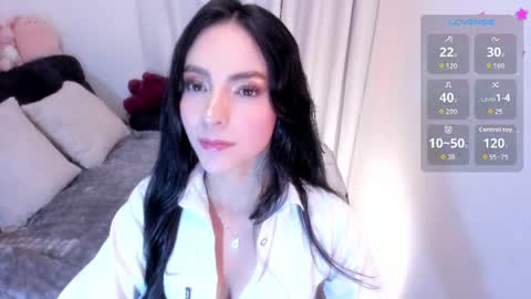Snapshot of sara_alvarez_1 chatting on 06.14.26 Sara online show from 06.14.26