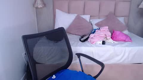 Snapshot of sara_angeelss chatting on 05.27.26 Sara... online show from 05.27.26