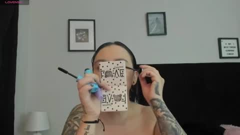 Snapshot of sara_b11 chatting on 06.27.26 sara_b11 online show from 06.27.26