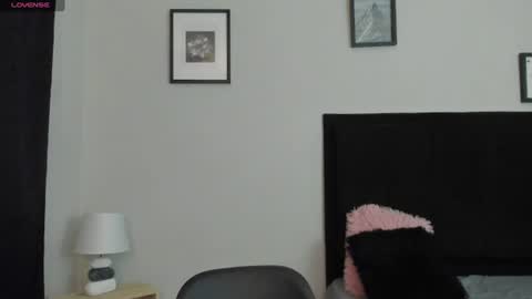 Snapshot of sara_b11 chatting on 07.12.26 sara_b11 online show from 07.12.26