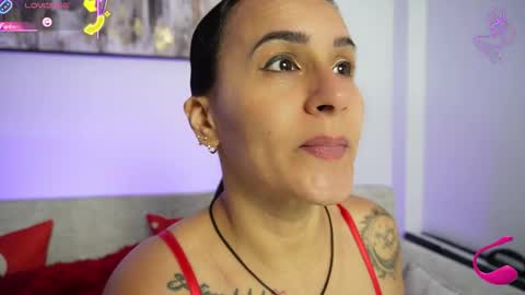 Snapshot of sara_charmy chatting on 11.06.25 online show from 11.06.25