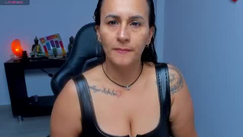 Snapshot of sara_charmy chatting on 07.11.26 online show from 07.11.26