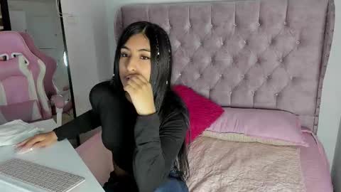 Sara online show from 11.25.25