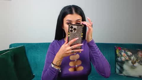 Snapshot of sara_daisy chatting on 11.21.25 Im Sara I am happy to be here online show from 11.21.25