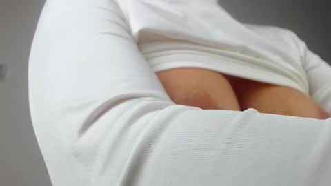 Snapshot of sara_daisy chatting on 01.31.26 Im Sara I am happy to be here online show from 01.31.26