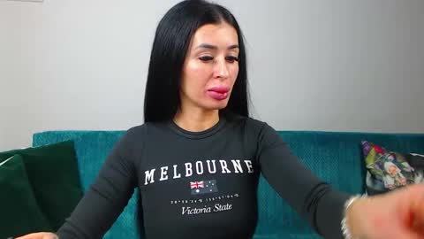 Snapshot of sara_daisy chatting on 02.07.26 Im Sara I am happy to be here online show from 02.07.26