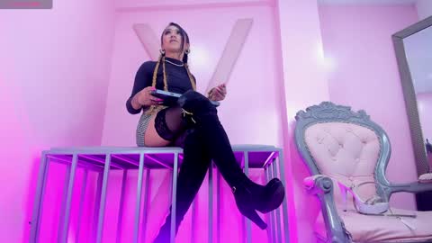 Sara HooT  online show from 01.04.25