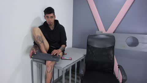 Sara HooT  online show from 01.25.25