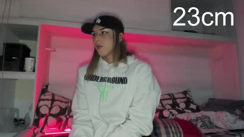 sara_hunter1 online show from 10.21.25