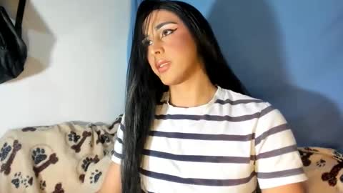 sara_hunter12 online show from 11.25.25