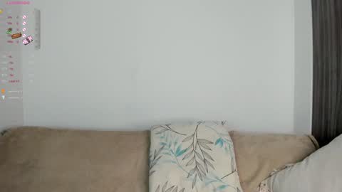 Sara  new account  give me thomb up  Follow me   help me reach 15k followers again   online show from 01.27.25