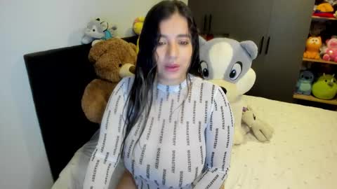 Snapshot of sara_lizcano chatting on 11.20.25 sarah LIZCANO....... online show from 11.20.25