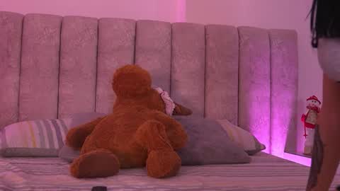 sara_lopee1 online show from 12.14.25