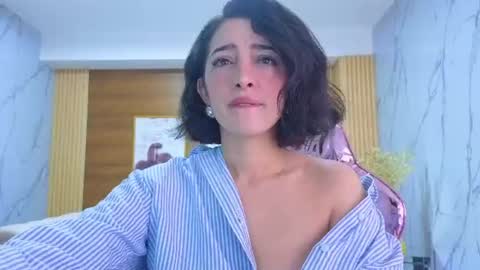 Snapshot of sara_lopez_s chatting on 06.26.26 Sara online show from 06.26.26