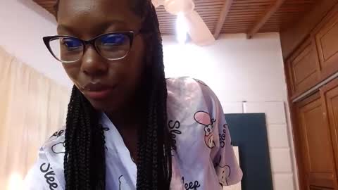 S A R A online show from 12.05.25