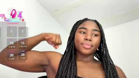 Snapshot of sara_muscle chatting on 03.12.26 Sara online show from 03.12.26