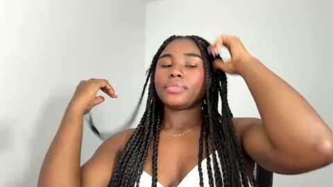 Snapshot of sara_muscle chatting on 03.15.26 Sara online show from 03.15.26