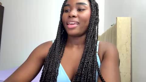 Snapshot of sara_muscle chatting on 03.27.26 Sara online show from 03.27.26