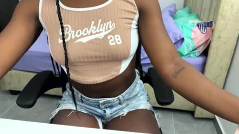 Snapshot of sara_muscle chatting on 03.30.26 Sara online show from 03.30.26