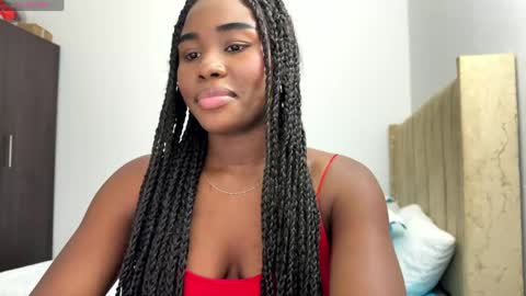 Snapshot of sara_muscle chatting on 04.05.26 Sara online show from 04.05.26