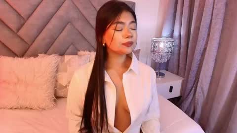 sara_owens7 online show from 04.16.26