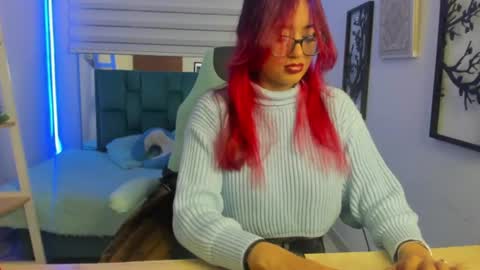 sara_red_x online show from 06.30.26
