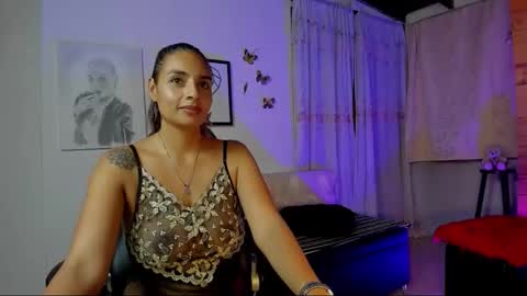 Snapshot of sara_thompson01 chatting on 12.18.25 SARA online show from 12.18.25
