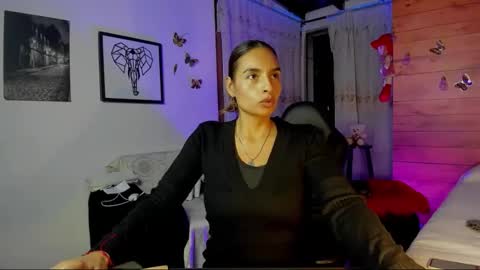 Snapshot of sara_thompson01 chatting on 02.14.26 SARA online show from 02.14.26