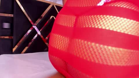 Snapshot of sara_tourner chatting on 10.25.25 sara_tourner online show from 10.25.25