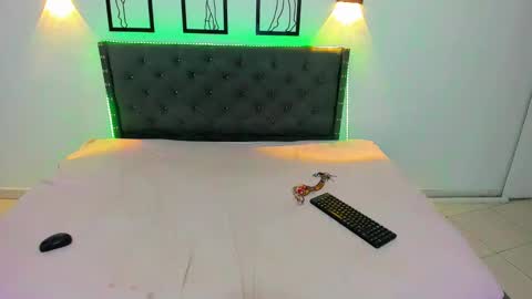 Snapshot of sara_valentina2 chatting on 09.19.25 sara_valentina2 online show from 09.19.25