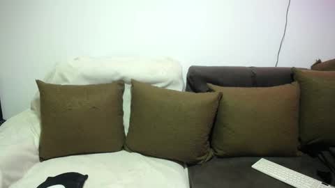  1 online show from 02.15.25