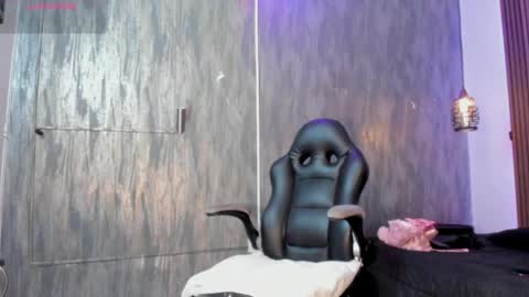 Snapshot of saraby_blandon chatting on 04.26.26 online show from 04.26.26