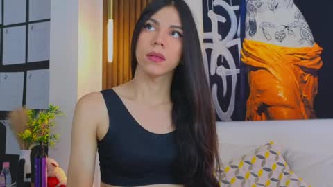 Snapshot of saracutie_ chatting on 05.05.26 Sara online show from 05.05.26