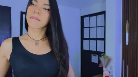 Snapshot of saracutie_ chatting on 05.14.26 Sara online show from 05.14.26