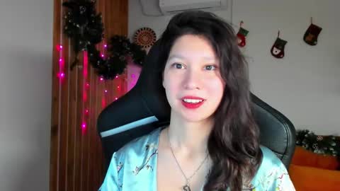 SaraDenars online show from 12.22.25