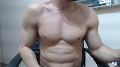 Snapshot of saradorj92 chatting on 12.15.24 saradorj92 online show from 12.15.24