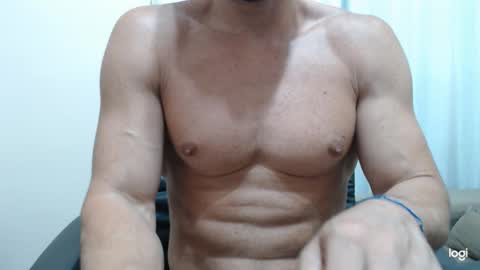 Snapshot of saradorj92 chatting on 01.11.25 saradorj92 online show from 01.11.25