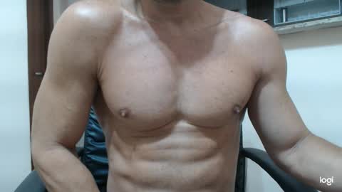 Snapshot of saradorj92 chatting on 01.14.25 saradorj92 online show from 01.14.25