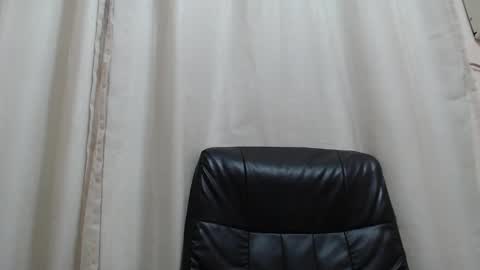 Snapshot of saradorj92 chatting on 10.15.25 saradorj92 online show from 10.15.25