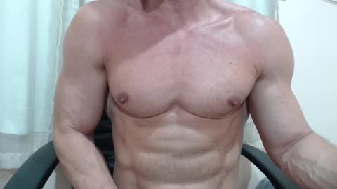 Snapshot of saradorj92 chatting on 10.26.25 saradorj92 online show from 10.26.25