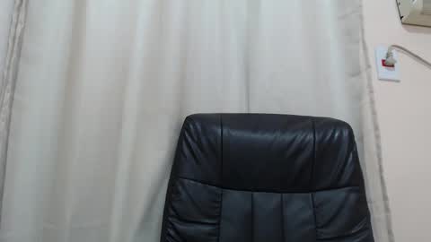 Snapshot of saradorj92 chatting on 11.03.25 saradorj92 online show from 11.03.25