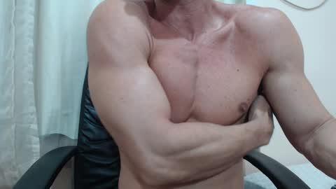 Snapshot of saradorj92 chatting on 11.11.25 saradorj92 online show from 11.11.25