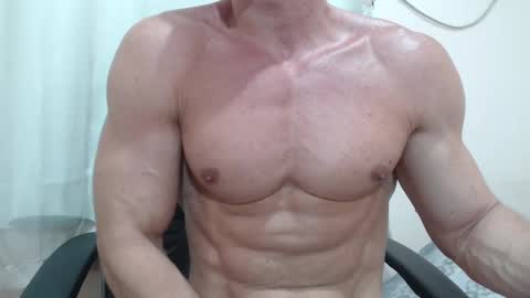 Snapshot of saradorj92 chatting on 11.16.25 saradorj92 online show from 11.16.25