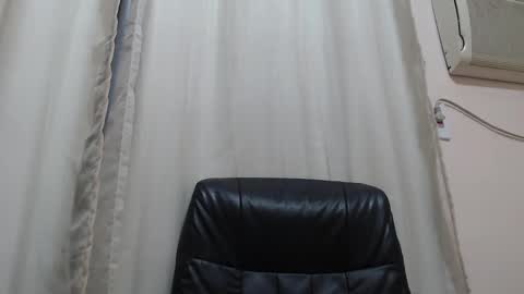 Snapshot of saradorj92 chatting on 11.18.25 saradorj92 online show from 11.18.25